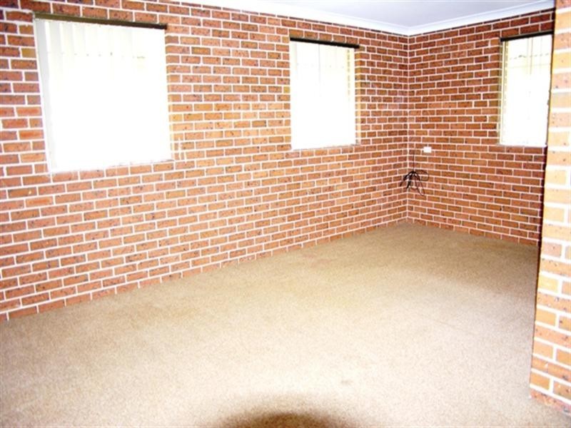 8 Erringhi Place, Mcgraths Hill NSW 2756