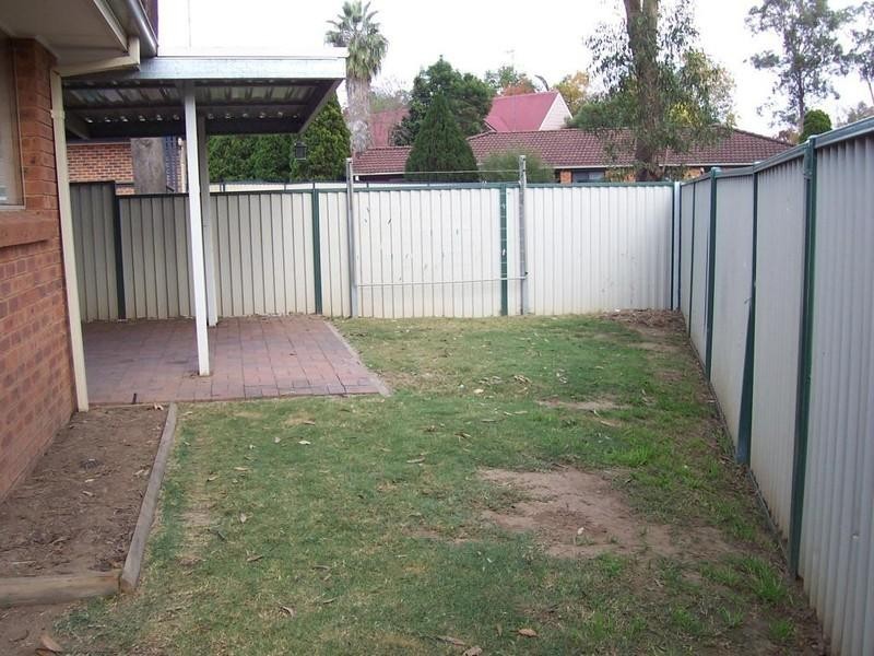 2/1b Rifle Range Road, Bligh Park NSW 2756