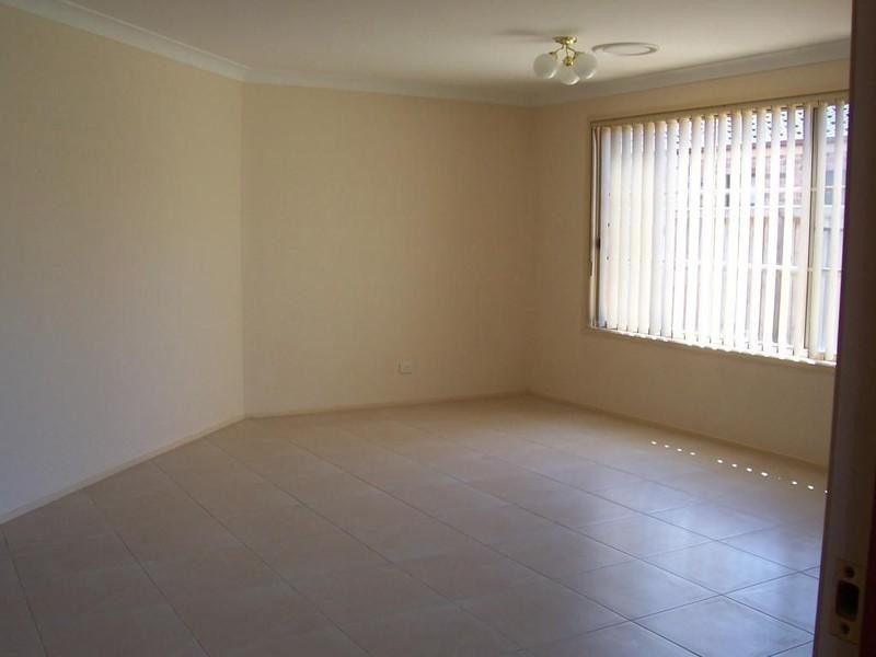 10 Yellowgum Avenue, Rouse Hill NSW 2155