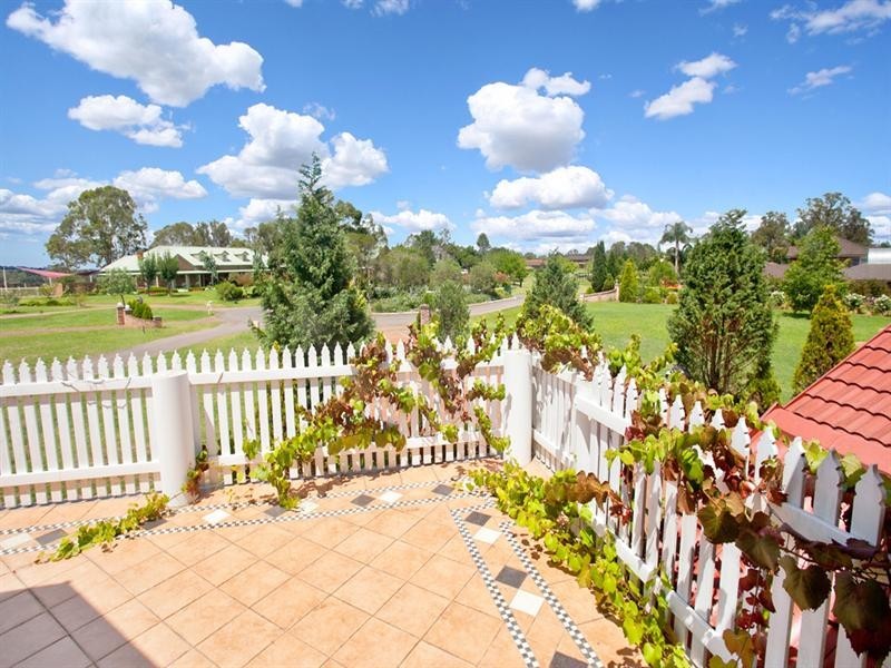 21 Burnside Grove, Windsor Downs NSW 2756
