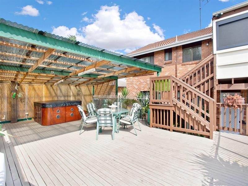 9 Smallwood Road, Mcgraths Hill NSW 2756