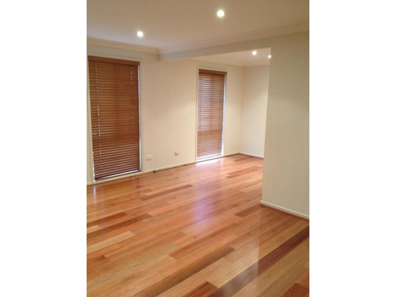 19 Snailham Crescent, South Windsor NSW 2756