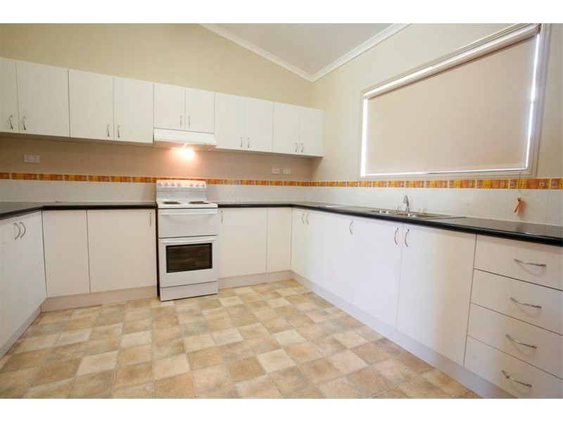 28 & 28a Latchford Street, Pimlico QLD 4812