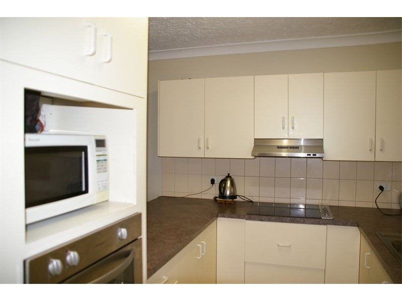 2/8 Gleeson Street, Hermit Park QLD 4812