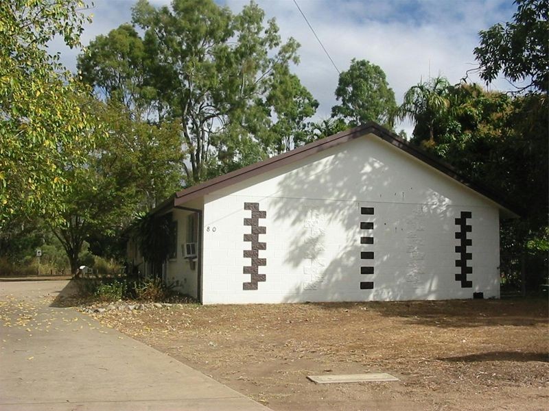 80 Coates Street, Mount Louisa QLD 4814