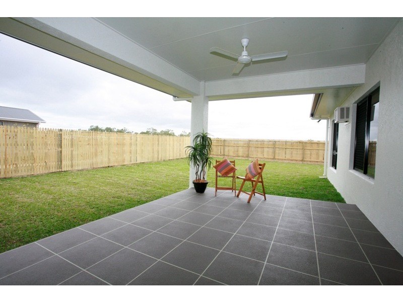 157 Daintree Drive, Bushland Beach QLD 4818