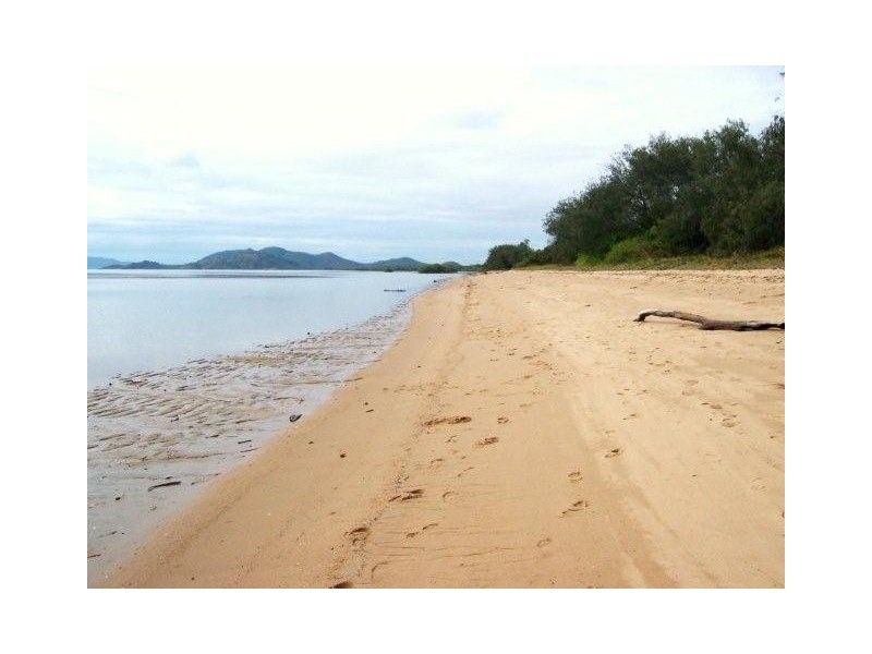 157 Daintree Drive, Bushland Beach QLD 4818