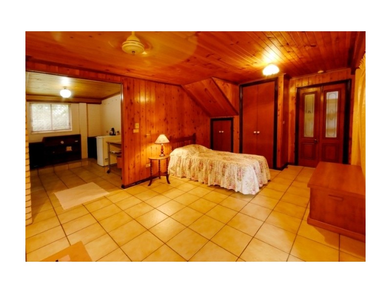 210 Upper Miles Avenue, Kelso QLD 4815