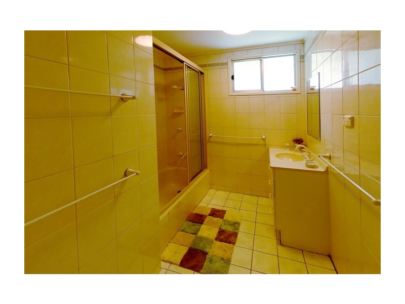 210 Upper Miles Avenue, Kelso QLD 4815