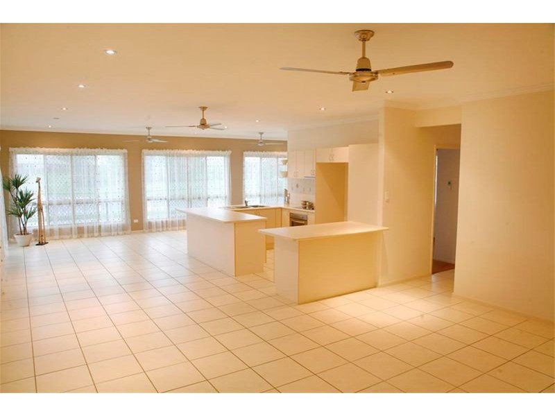 18 Somerville Place FAIRFIELD WATERS, Idalia QLD 4811