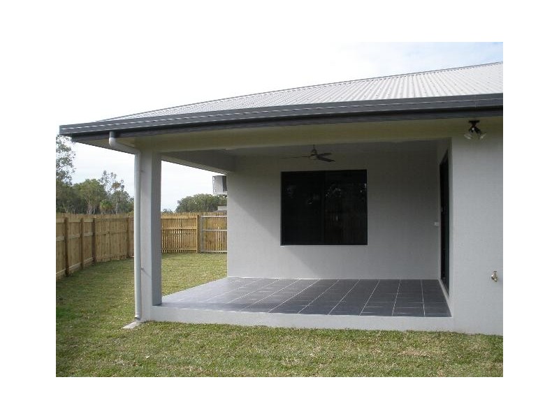 13 Daintree Drive, Bushland Beach QLD 4818