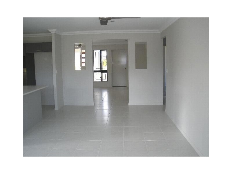 13 Daintree Drive, Bushland Beach QLD 4818