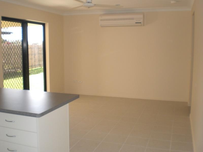 10 Johnlan Avenue, Bohle Plains QLD 4817