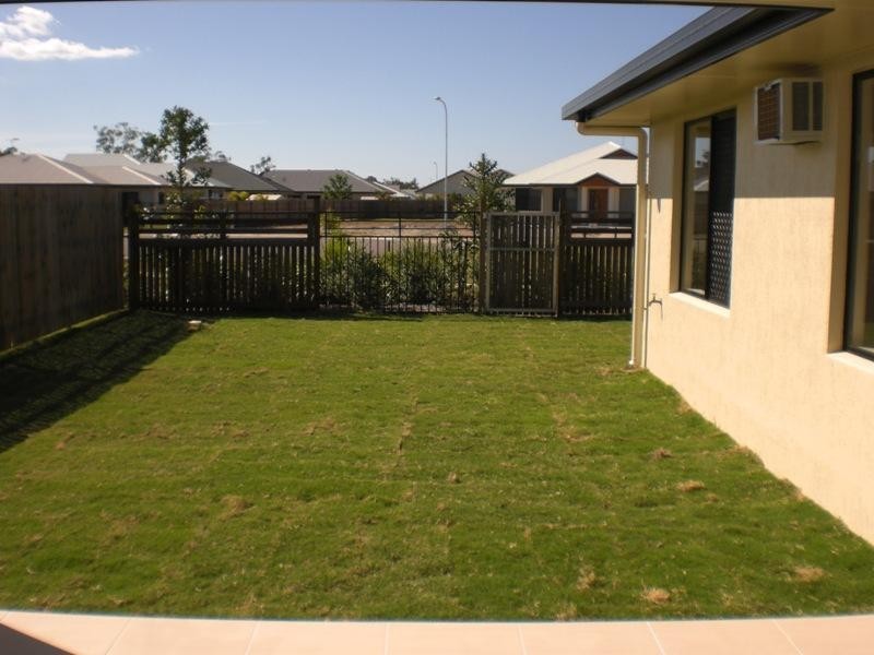 10 Johnlan Avenue, Bohle Plains QLD 4817