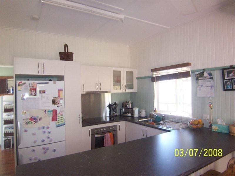 8 Jermyn Street, Hyde Park QLD 4812