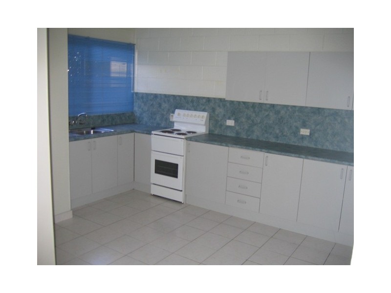 174 Harold Street, West End QLD 4810