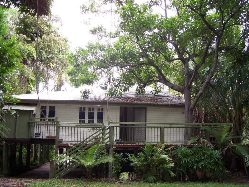 19 Lamington Road, West End QLD 4810