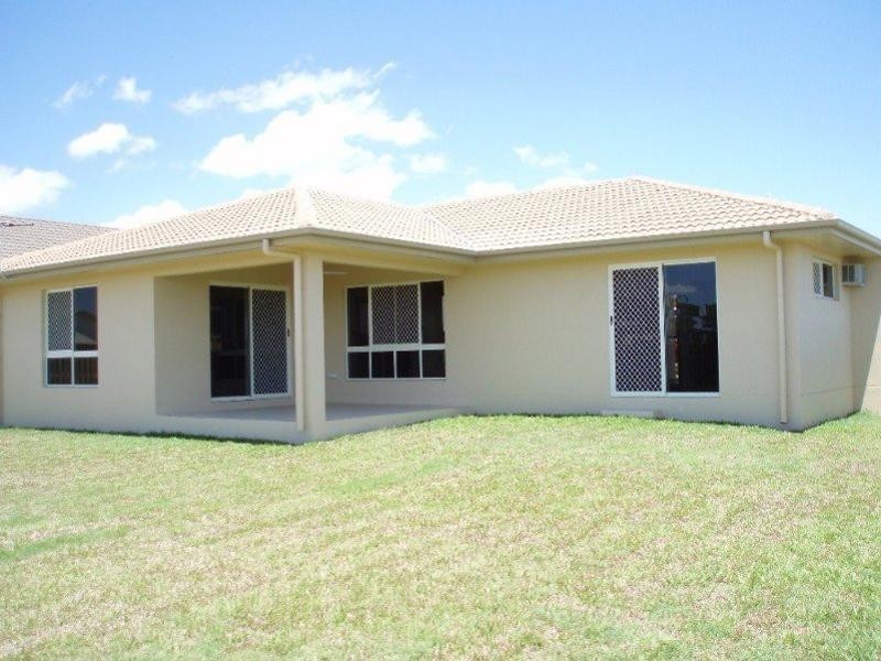 13 Donostia Crescent, Bushland Beach QLD 4818