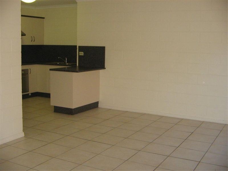 1/7 Warburton Street, North Ward QLD 4810