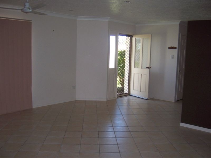 4 Seldon Place, Kirwan QLD 4817