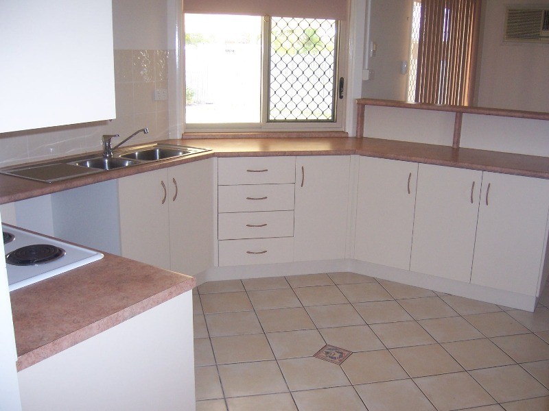 4 Seldon Place, Kirwan QLD 4817