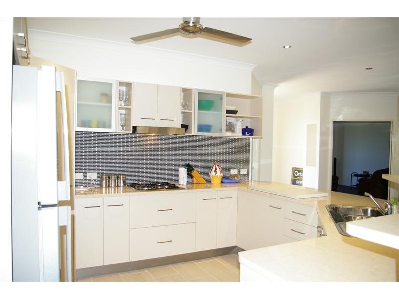 16 Shutehaven Circuit, Bushland Beach QLD 4818