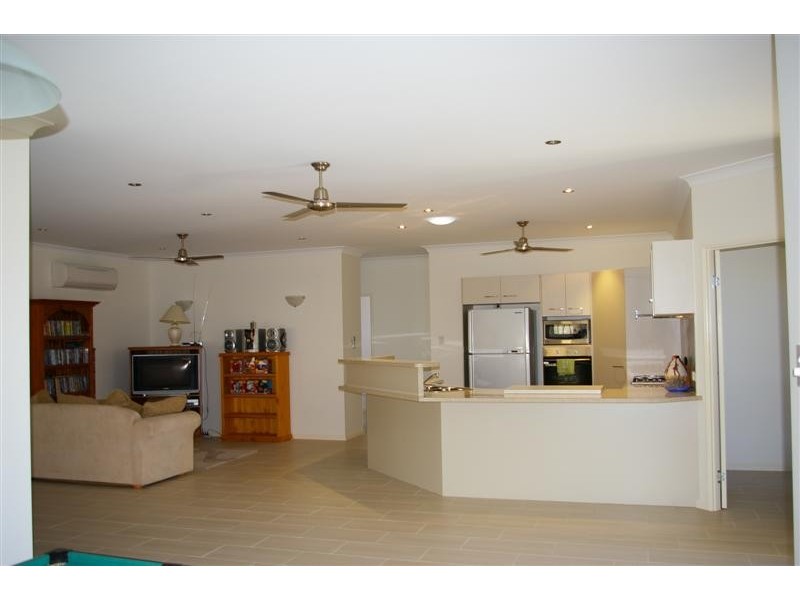 16 Shutehaven Circuit, Bushland Beach QLD 4818