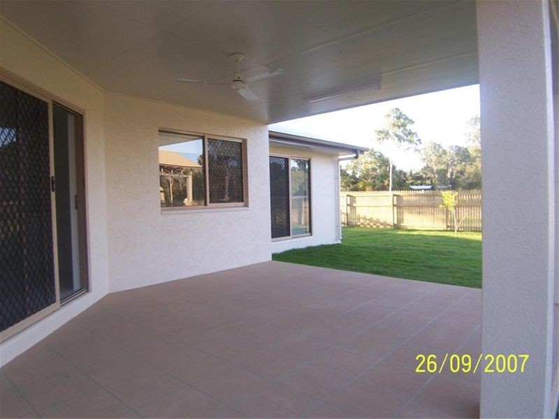 3 Daintree Drive, Bushland Beach QLD 4818