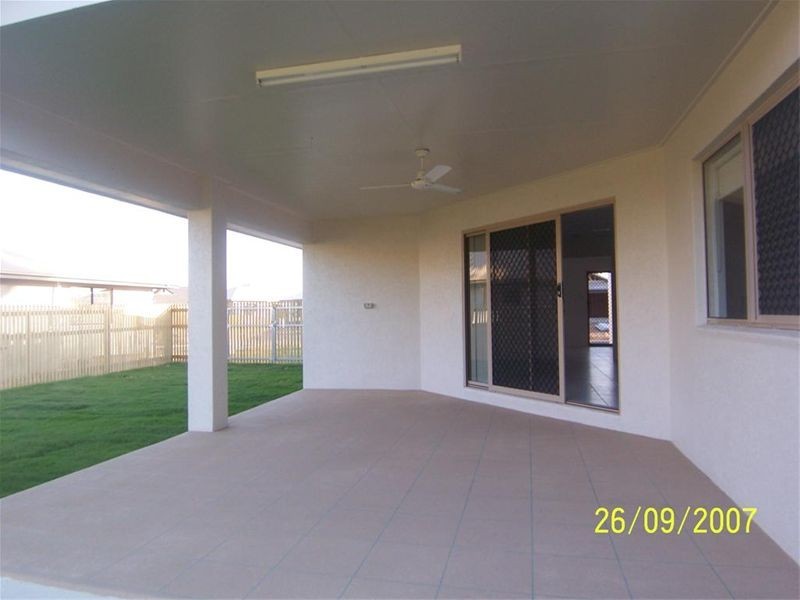 3 Daintree Drive, Bushland Beach QLD 4818