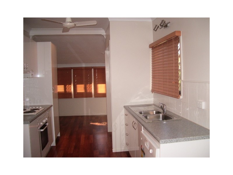 7 HIRST Street, Hermit Park QLD 4812