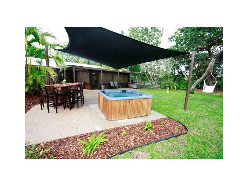 4 The Esplanade, Toolakea QLD 4818
