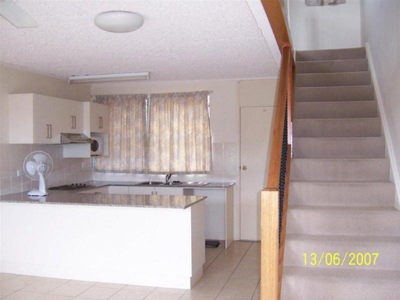 3/2 Bundock Street, Castle Hill QLD 4810