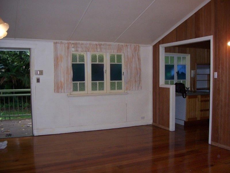 19 Lamington Road, West End QLD 4810