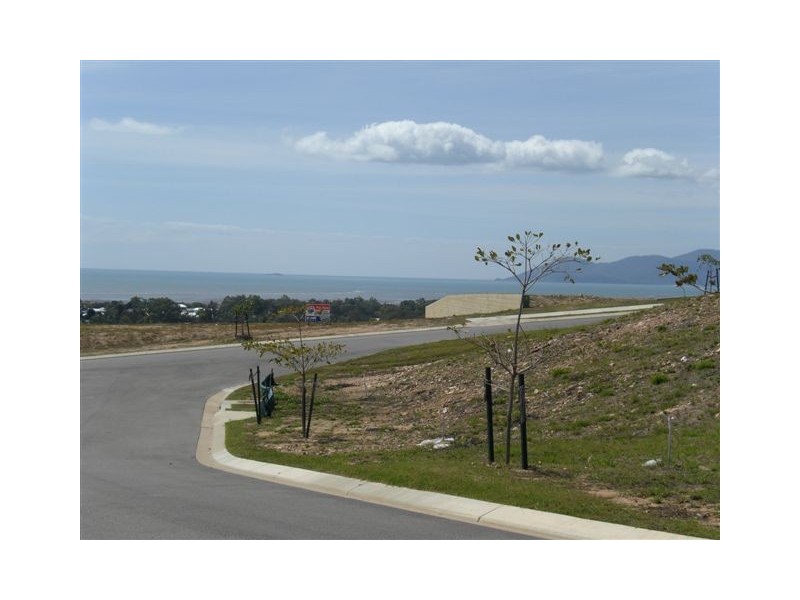 10 Chilott Court, Bushland Beach QLD 4818