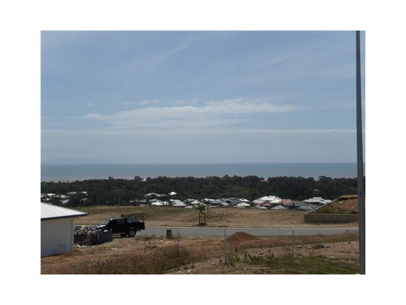 10 Chilott Court, Bushland Beach QLD 4818