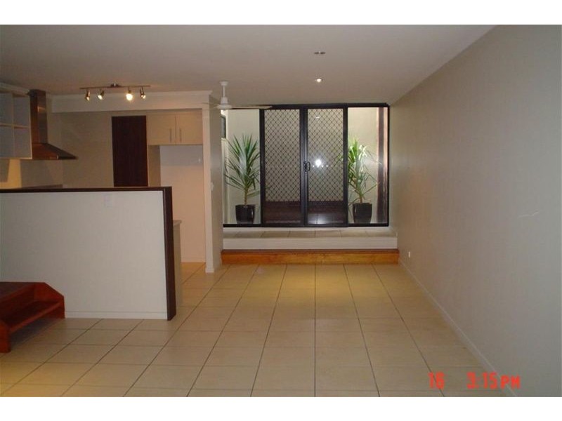 4/23 Echlin Street, Townsville QLD 4810