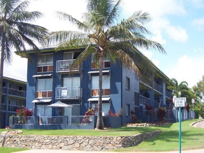 2/109 The Strand, North Ward QLD 4810