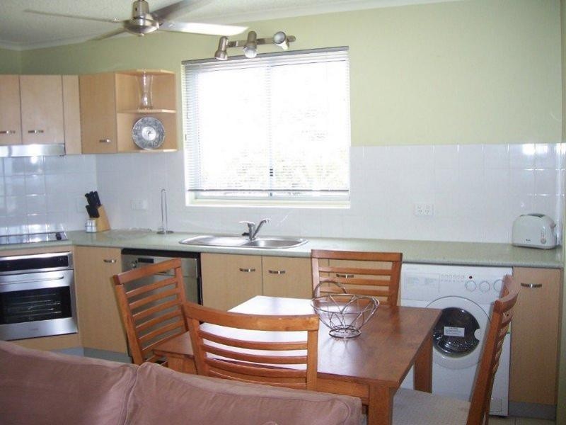 2/109 The Strand, North Ward QLD 4810