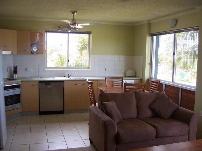 2/109 The Strand, North Ward QLD 4810