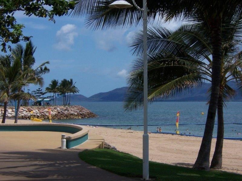 2/109 The Strand, North Ward QLD 4810