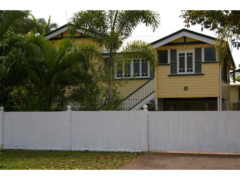 17 Derby Street, Pimlico QLD 4812