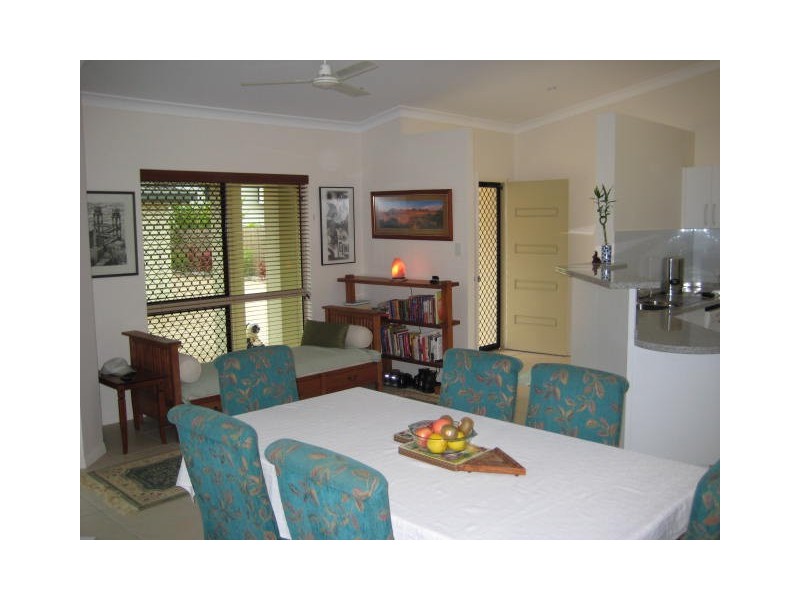 2/53 Findlater Street, Oonoonba QLD 4811