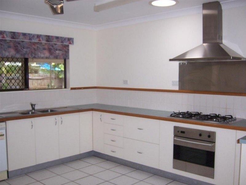 5 Sandalan Court, Bushland Beach QLD 4818