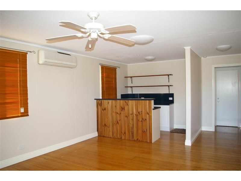 93 Perkins Street, South Townsville QLD 4810