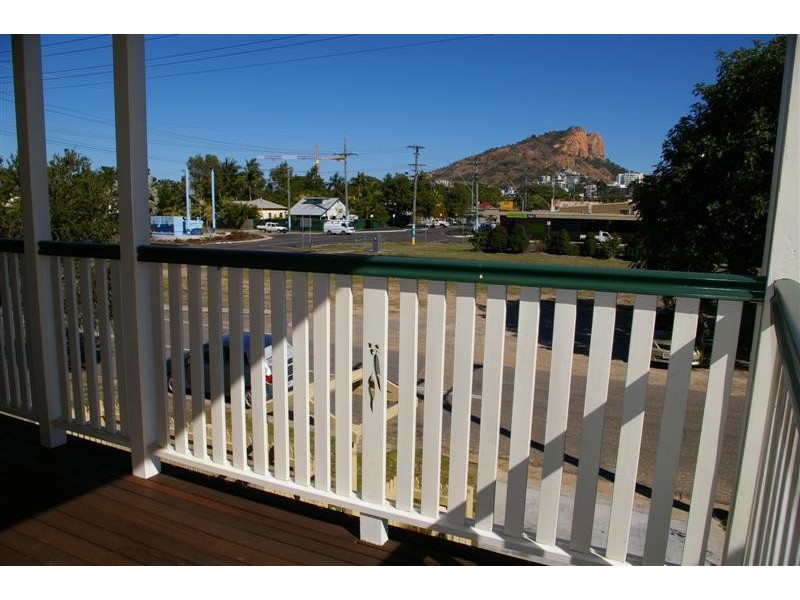 93 Perkins Street, South Townsville QLD 4810