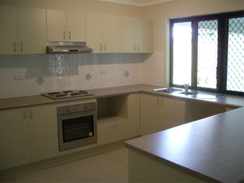 6 Dungurra Place, Bushland Beach QLD 4818