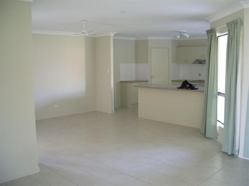 6 Dungurra Place, Bushland Beach QLD 4818