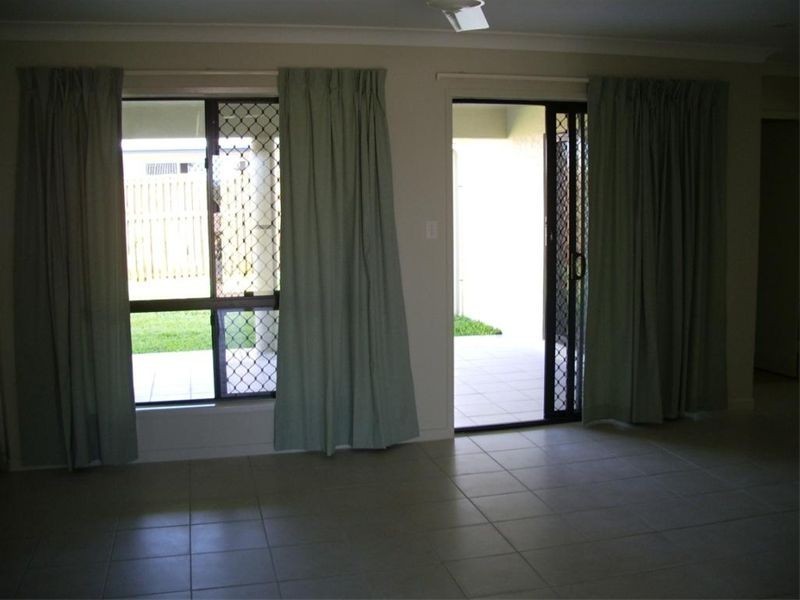 6 Dungurra Place, Bushland Beach QLD 4818