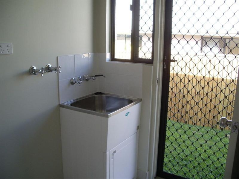 6 Dungurra Place, Bushland Beach QLD 4818