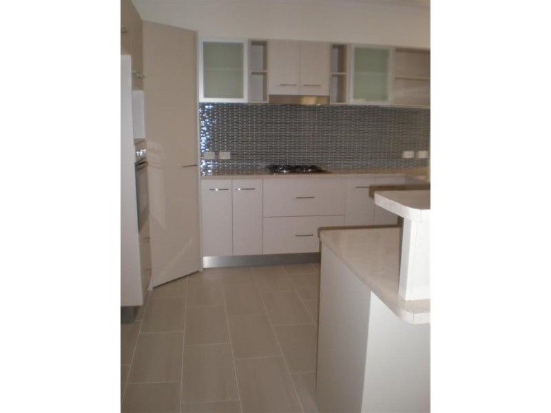 16 Shutehaven Circuit, Bushland Beach QLD 4818